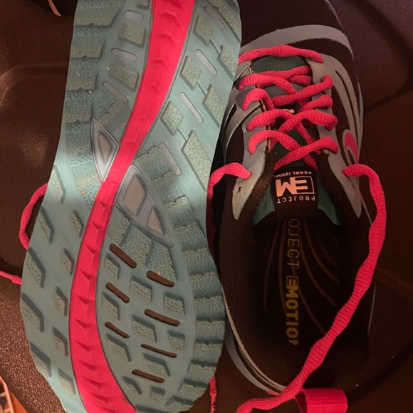 Women’s 6.5 LIKE NEW IQ Pearl Izumi running shoes - Picture 5 of 8